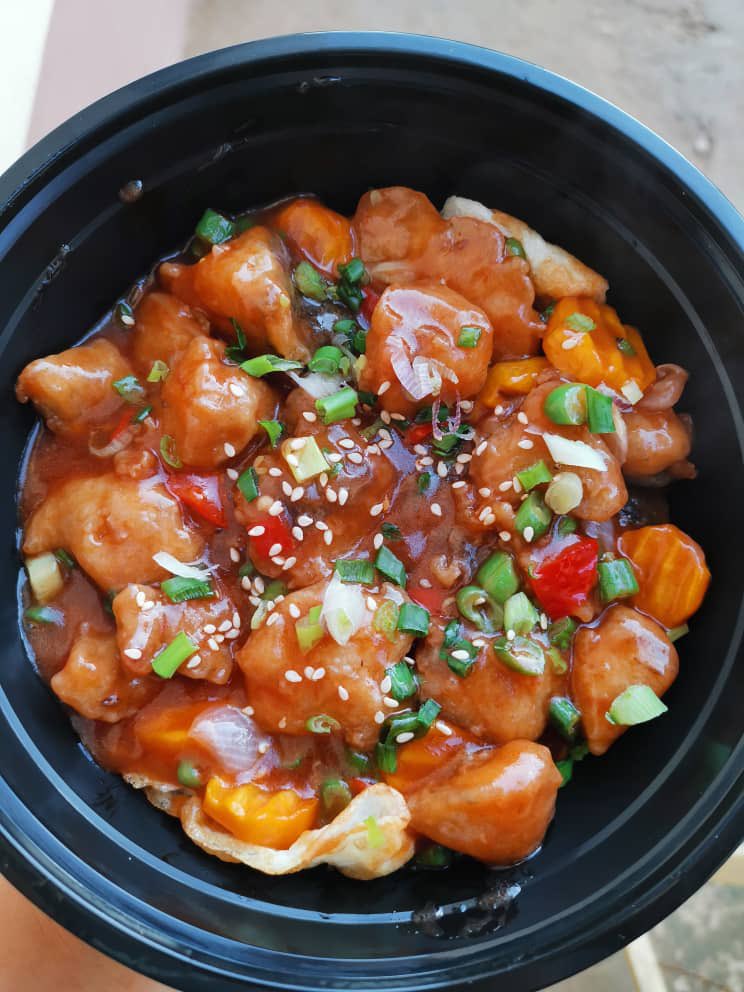 Ice131Queen's tweet image. BeWok Asian Cuisine, Malali, Kaduna.
DELIVERY ONLY.

Honestly, it’s amazing and affordable. First pic is their bestseller.

Order via their Instagram: @bewok_asiancuisine