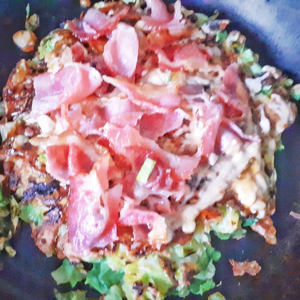 At #sozaicookingschool I learned how to make #Okonomiyaki, a tasty #Japanese version of Bubble 'n Squeak with #otafukusauce, topped w bacon
 @otafuku_global  @sozaicookingschool  @hyperjapanofficial  #otafuku  #okonomiyaki #yakisoba #HYPERJAPAN @travwrit… instagr.am/p/CROZU7AAul2/