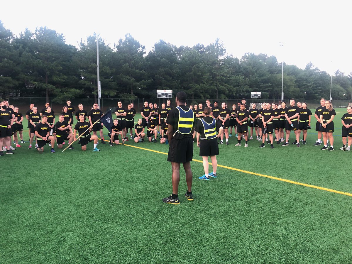 CPT Grace Smitham, Student Detachment Commander, presented CW2 Mike Hayes with the Military Outstanding Volunteer Service Medal this morning for his contributions to the civilian community. Congratulations, CW2 Hayes! #ThisIsMySquad