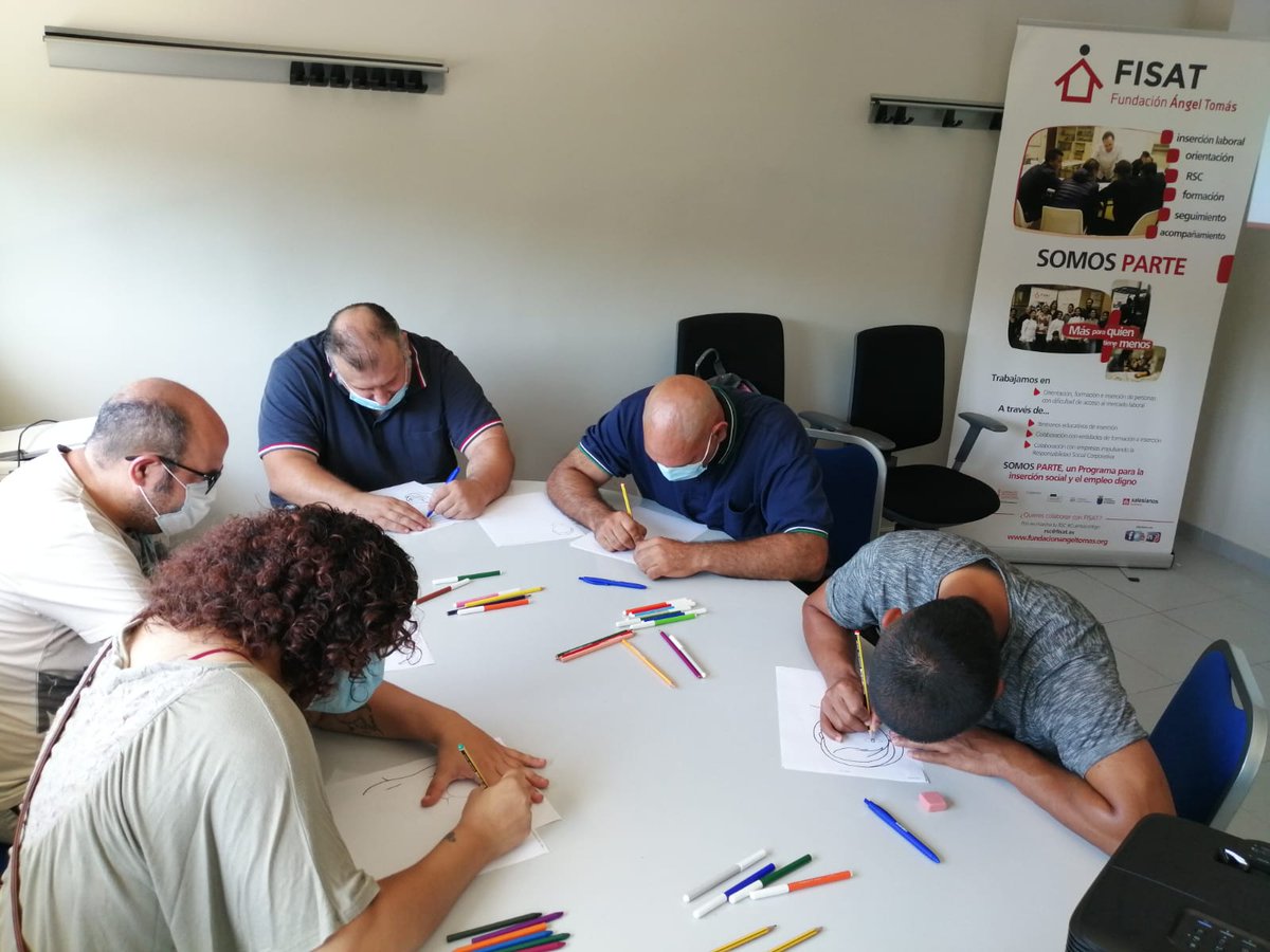 fundacionFISAT's tweet photo. En Somos Parte Burriana, no se para en verano😊 continuamos con el taller de "Emociones para el empleo",🗣 🙌 #veranosalesiano #somosparteburriana #insercionlaboral #empleabilidad #emociones  #fisatburriana @ajborriana  @SalesianosBUR  @gvainclusio https://t.co/3NJcQ49gnV