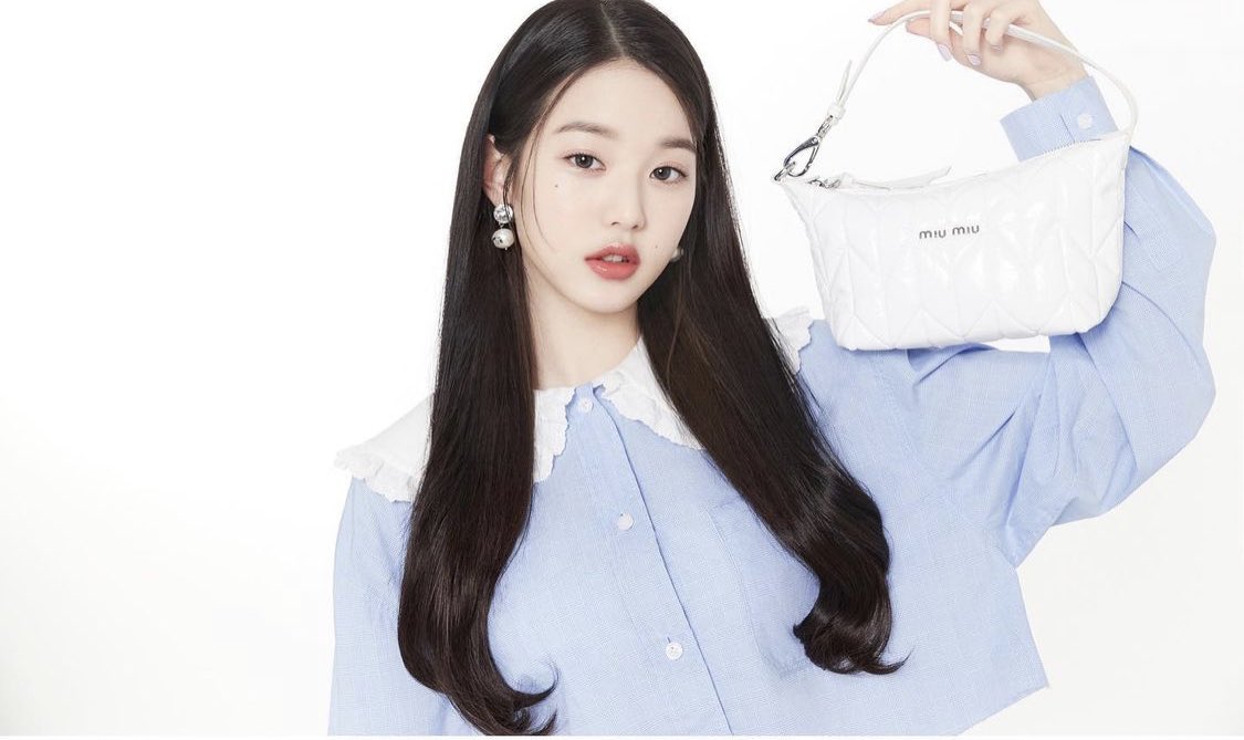 wonyoungpy's tweet image. 📸 | 21.07.12 

Instagram update 

#MiuMiuMaritime Girls
#MiuMiuGirls 
#MiuSpirit

➡️ instagram.com/p/CRNadgcLdk5/…

#장원영 #ウォニョン #원영 #JangWonyoung #Wonyoung