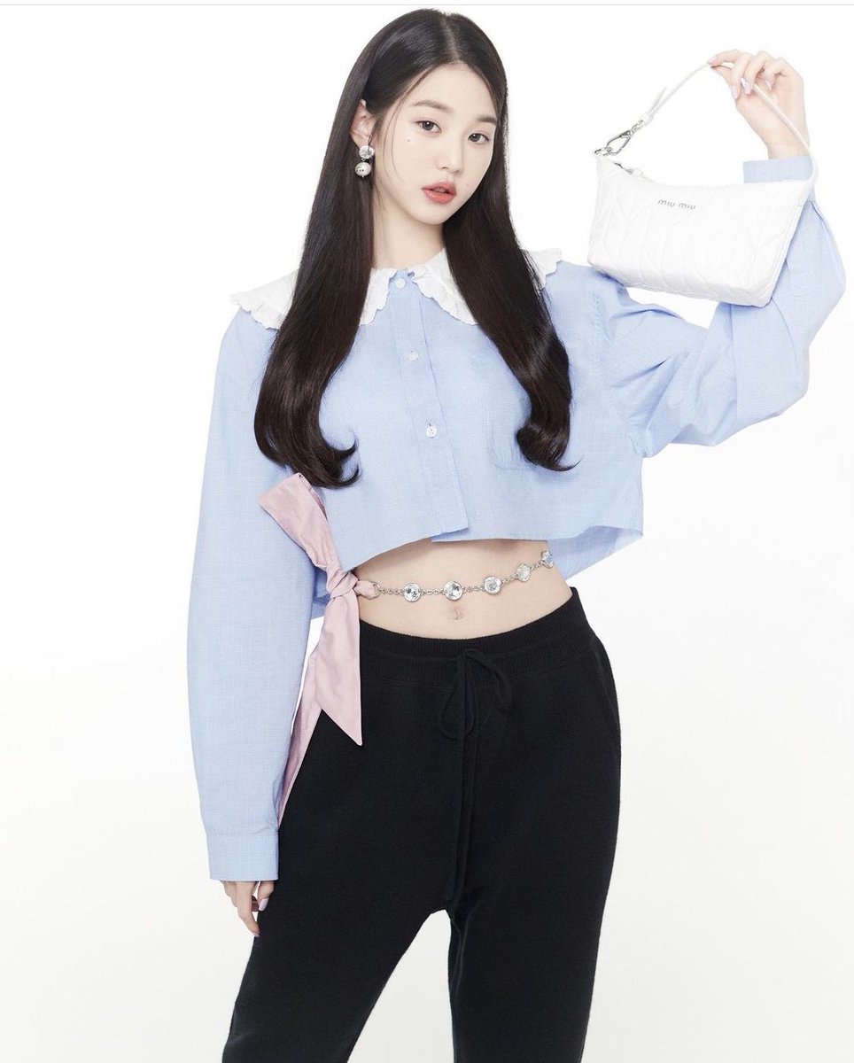 wonyoungpy's tweet image. 📸 | 21.07.12 

Instagram update 

#MiuMiuMaritime Girls
#MiuMiuGirls 
#MiuSpirit

➡️ instagram.com/p/CRNadgcLdk5/…

#장원영 #ウォニョン #원영 #JangWonyoung #Wonyoung