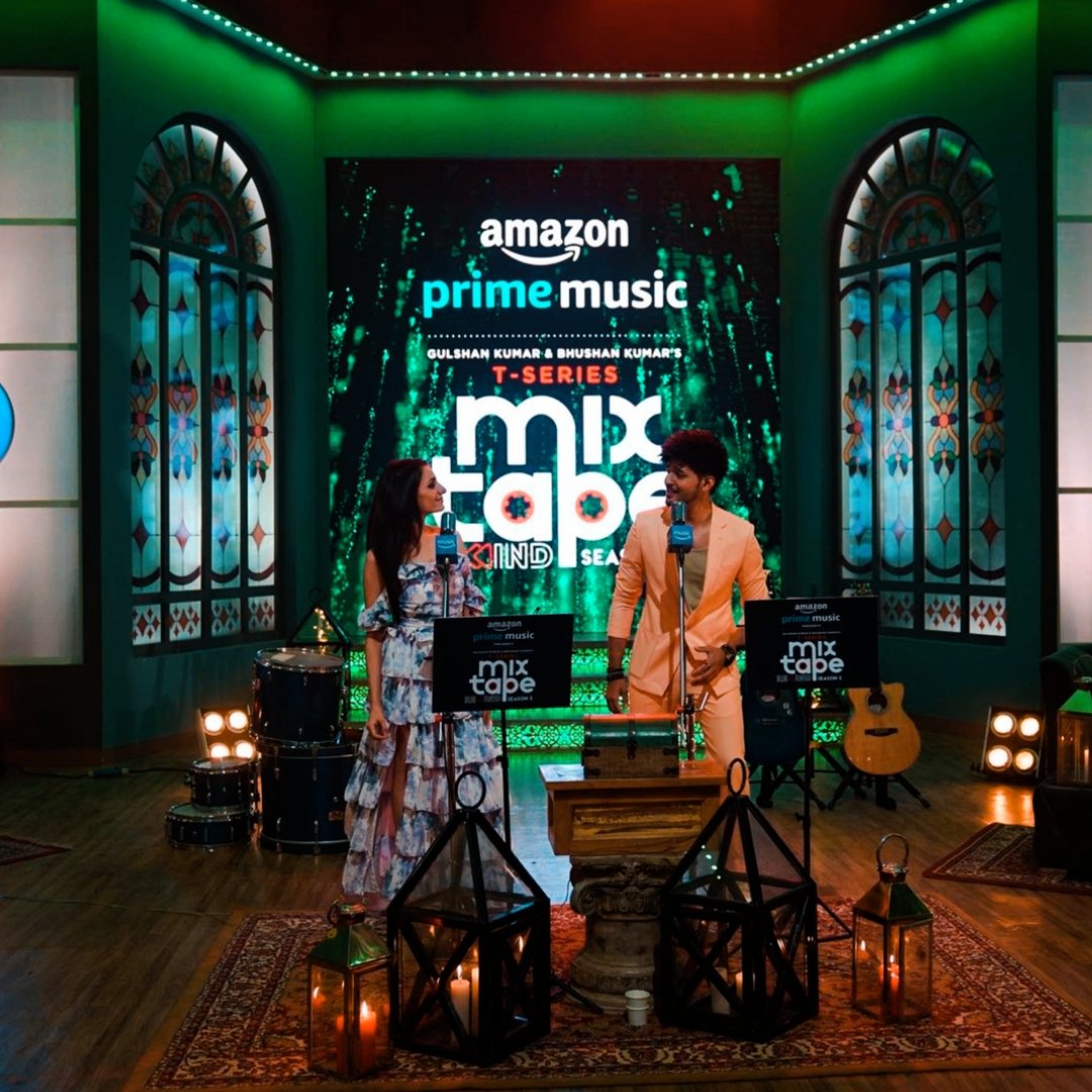 LoveSukriti's tweet photo. Pehli Pehli Baar X Dheere Dheere Se 💕
#PrakritiKakar &amp; #DarshanRaval 🌸
#TseriesMixtapeRewind ⏪
@PrakritiKakar @DarshanRavalDZ https://t.co/7R7QsNFTmF