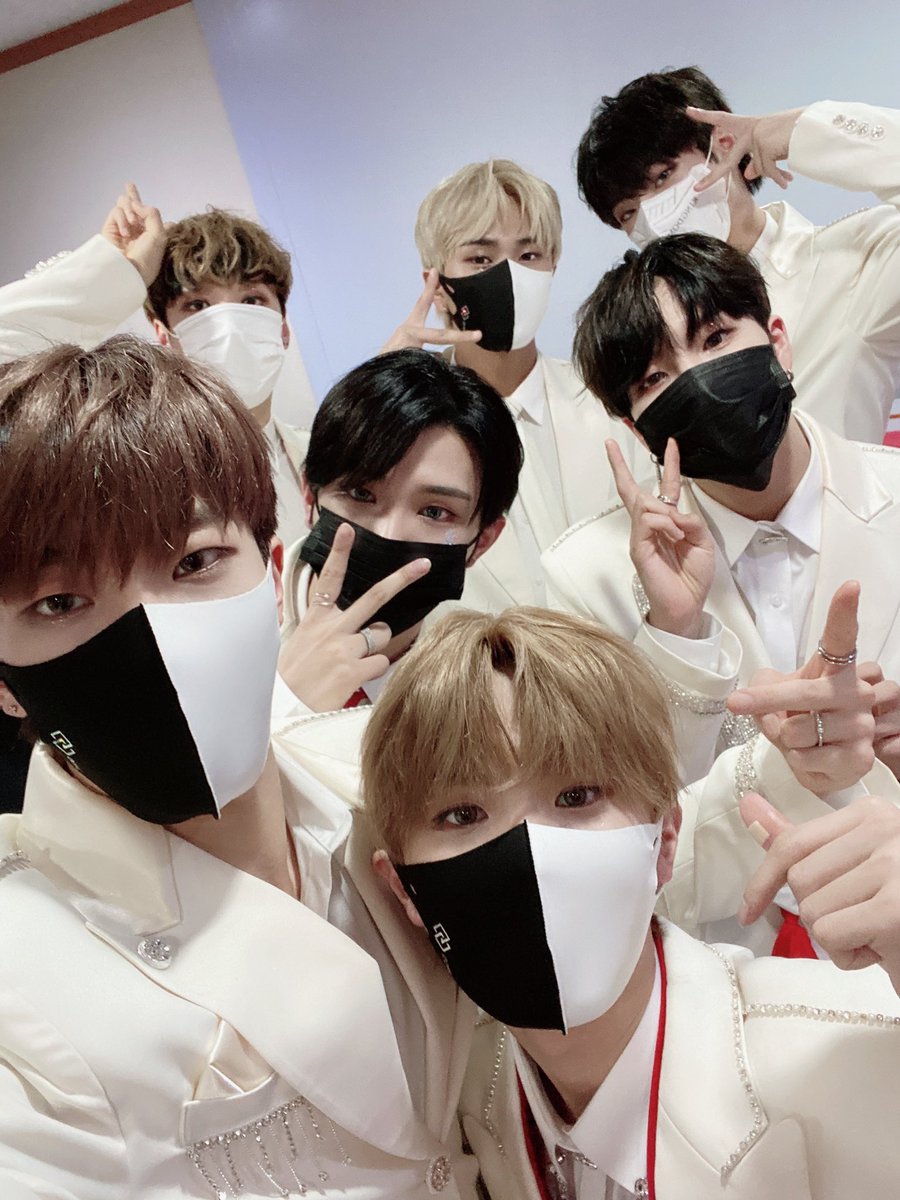 eabmaker's tweet image. [👑] 

210712 Arirang Radio MUSIC ACCESS ❤️

Empieza nuestra semana con nuestros reyes*‼️🤍

#KINGDOM #킹덤 #KARMA