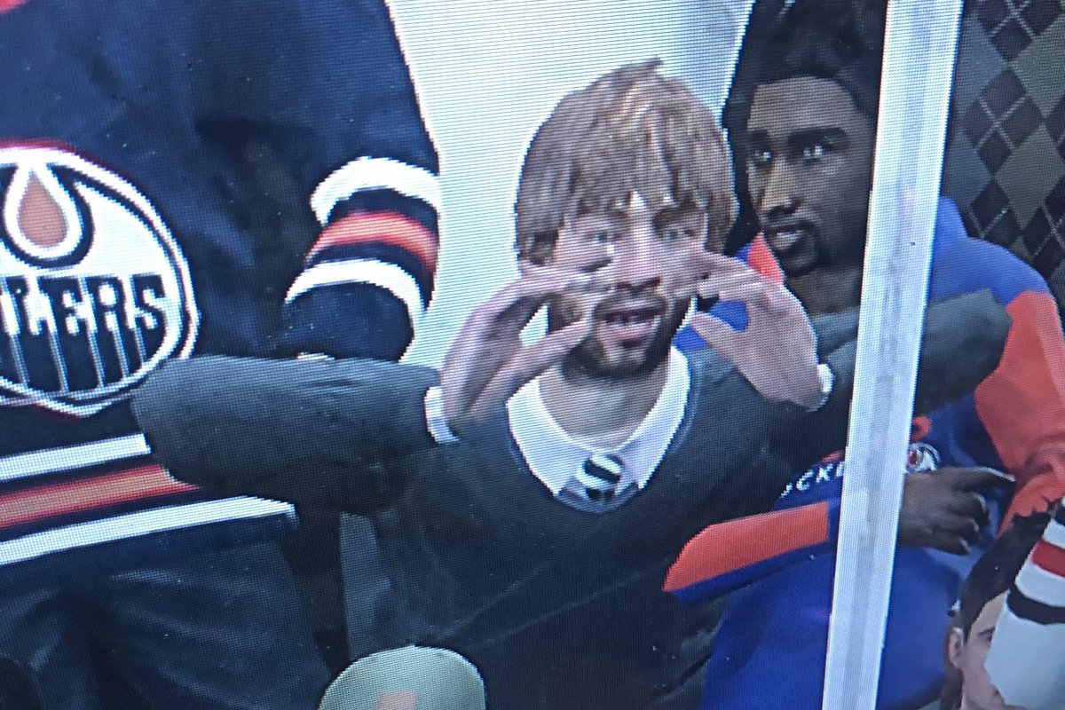tad_mima's tweet photo. Ten pocit, když na tebe v NHL 21 začne pořvávat za sklem  @adamvojtechano. https://t.co/wlGUSkQjS3