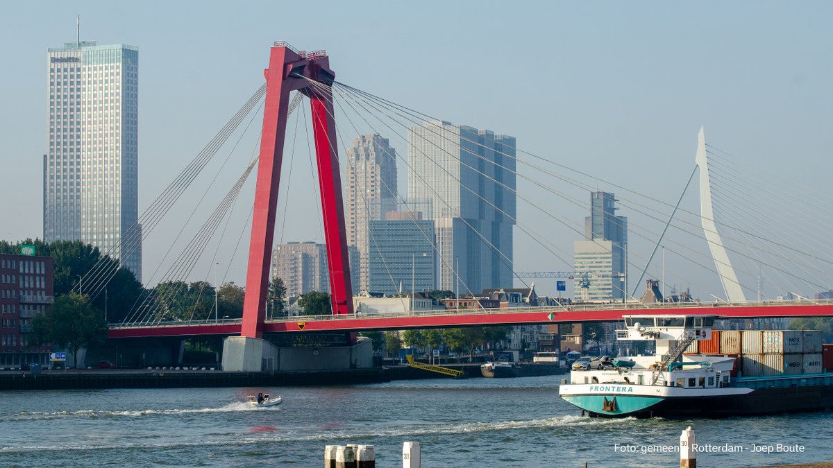 Onderhoudsmonteur Sjors Ferreira Ribeiro-Heijboer werkt al 30 jaar voor onze bruggen. Zo ook voor de #Willemsbrug, waar hij wel eens een geringd duivenpootje vindt op een van de pylonen. <a href="/Willemsbrug010/">Willemsbrug010</a> <a href="/Rotterdam/">Gemeente Rotterdam</a>. Lees er meer over in  bit.ly/3hYJezt