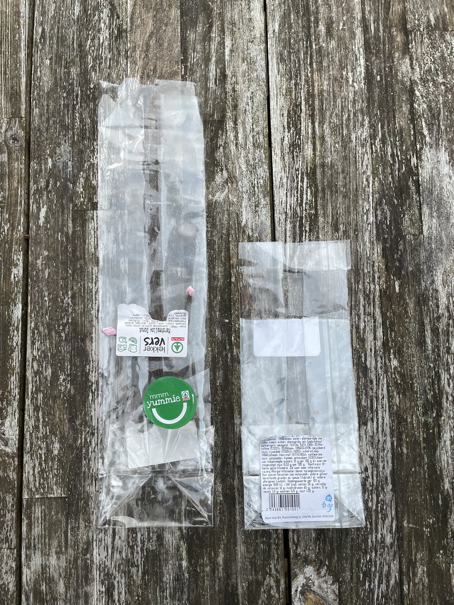 assinkbas's tweet photo. Twee donuts gered bij twee verschillende ‘supermarkten’: @ahtogo en @spar_online. De ene verpakking nog groter dan de andere. Voor één donut! Dat moet slimmer en beter als we minder plastic willen… Groene sticker ook totaal overbodig. #toogoodtogo #enschede #ahtogo #sparcity https://t.co/kMntIqFUIy