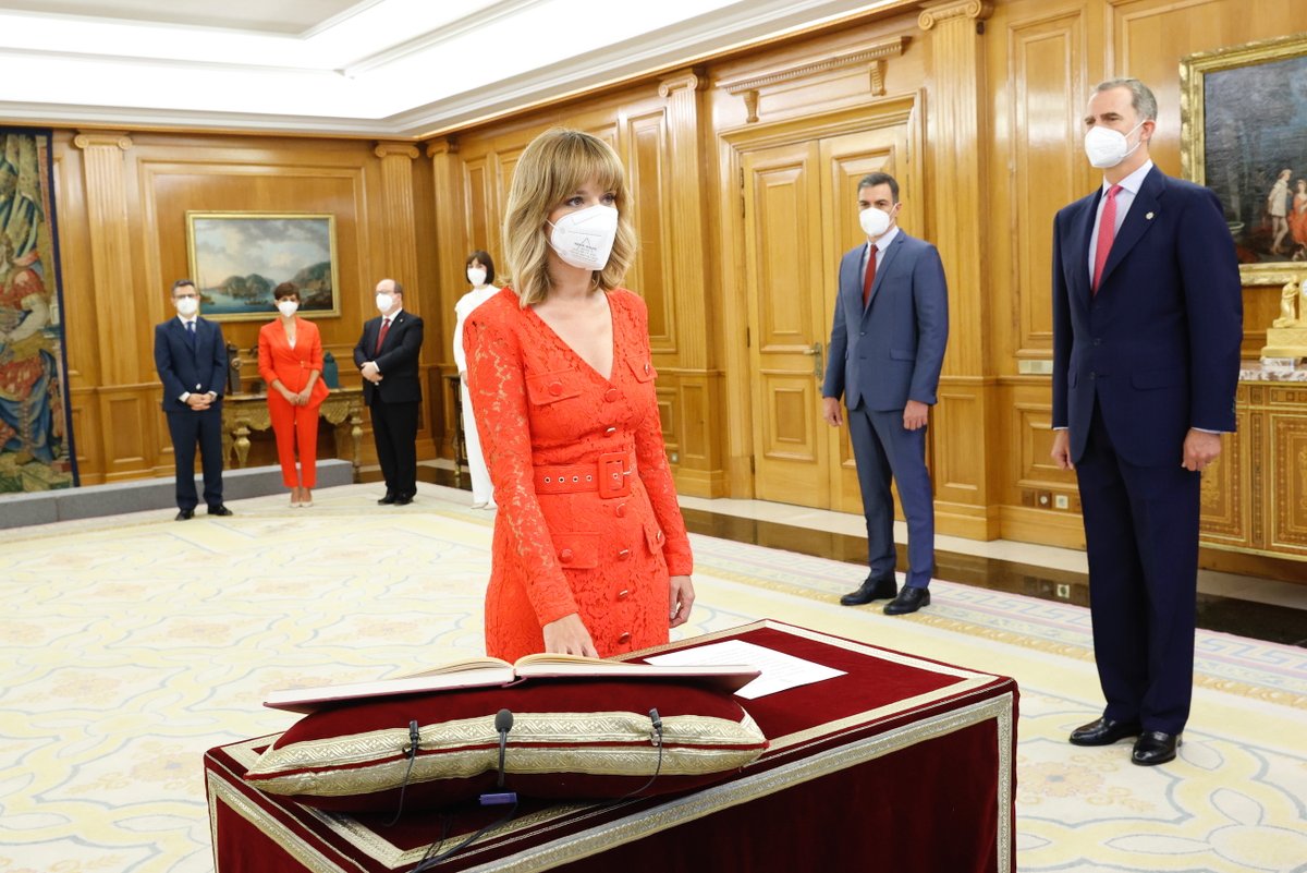 🔸Se nombra ministra de Transportes, Movilidad y Agenda Urbana a doña Raquel Sánchez Jiménez. (<a href="/mitmagob/">Pol</a>)

🔸Se nombra ministra de Educación y Formación Profesional a doña María del Pilar Alegría Continente. (<a href="/educaciongob/">Ministerio de Educación, FP y Deportes</a>)