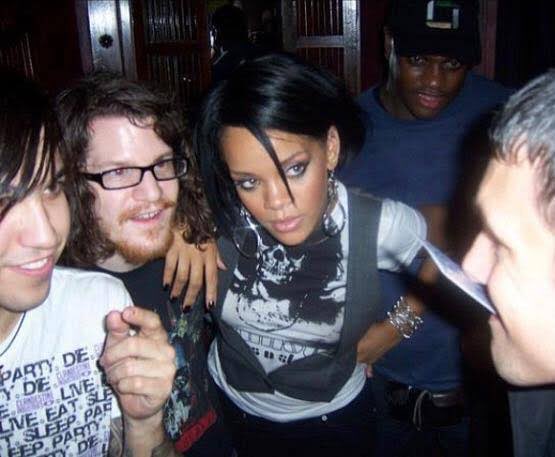 xprettyinpunk's tweet photo. fall out boy x rihanna, 2007. https://t.co/5SVROnMaRm