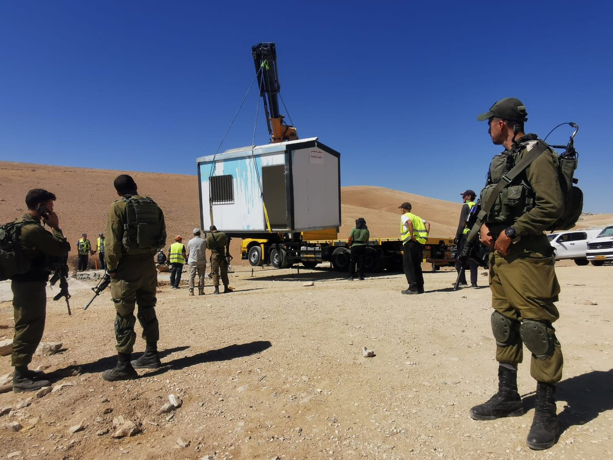 Earlier this morning, Israel confiscated a trailer that served as a clinic in Um Qusa in the South Hebron Hills. The clinic was operated by <a href="/MSF/">MSF International</a> and provided medical services to residents of communities Israel tries to expel from the area. Photo: Nasser Nawaj’ah, B’Tselem