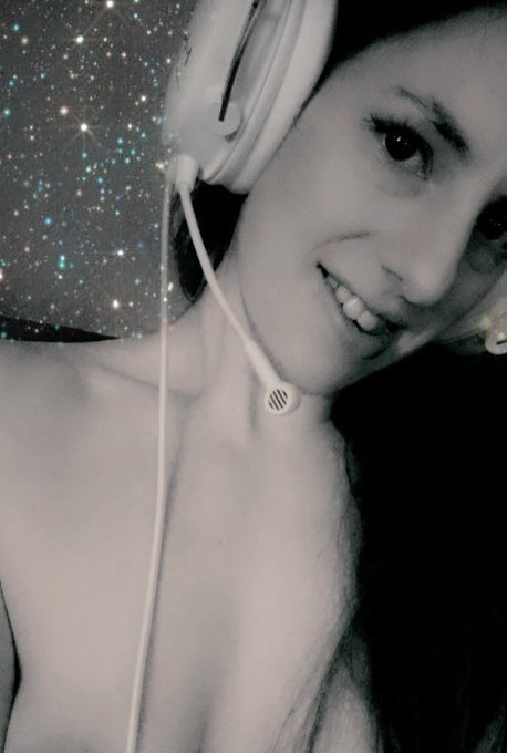 Feel like no girls in Texas wanna come play https://t.co/s5iTH4JwoJ<a href="/tag/austinswingers"class="tags"><span>#austinswingers</span></a>