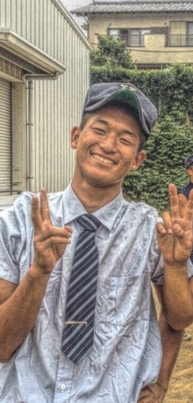 選手紹介⑩
名前:なおと
年齢:95年生まれ
ポジション:ライト
得意技:ホテル
欠点:足臭い
好きな飲み物:コーラ