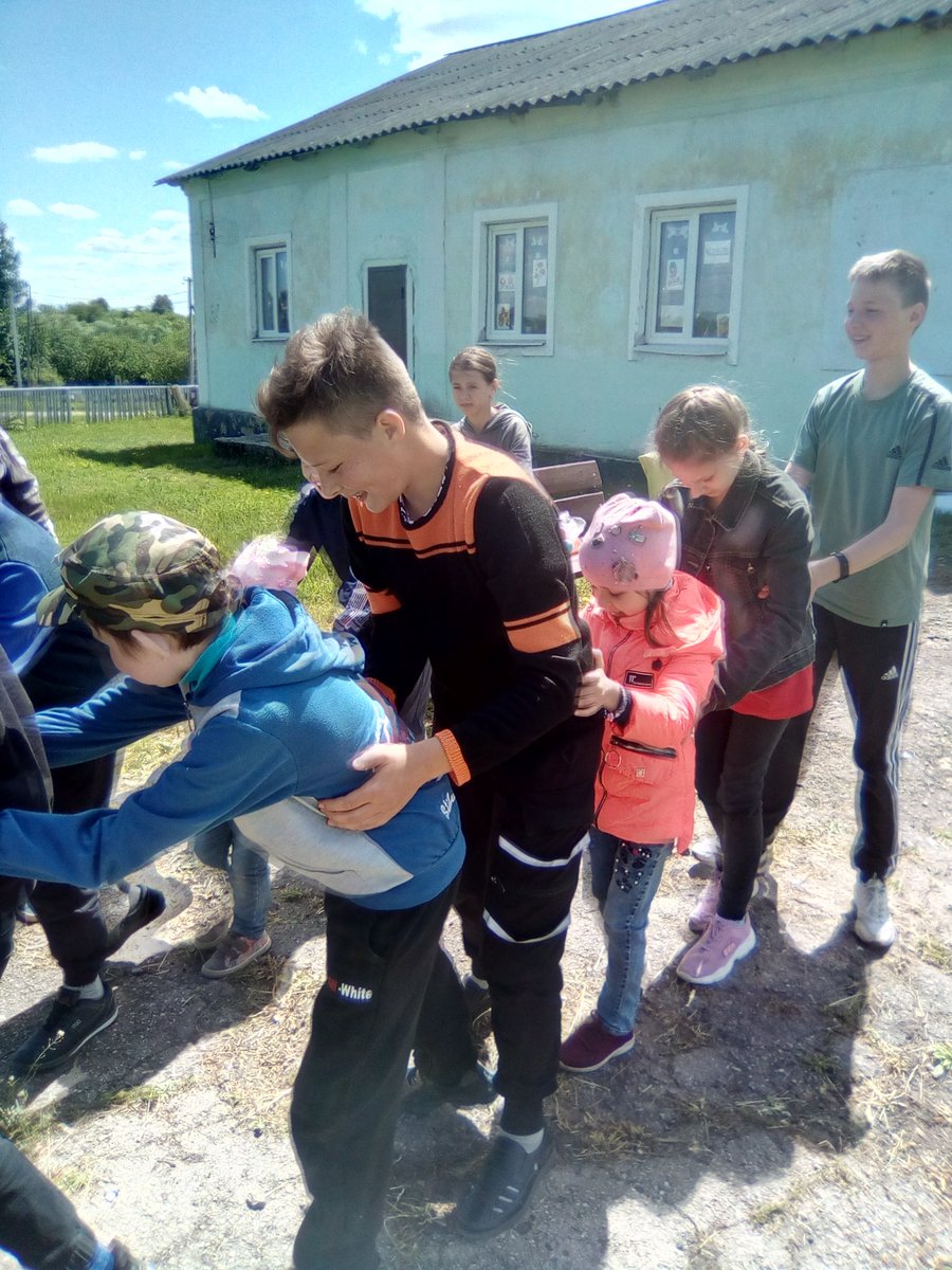 Веселые старты к Дню защиты детей в Борятинском СДК