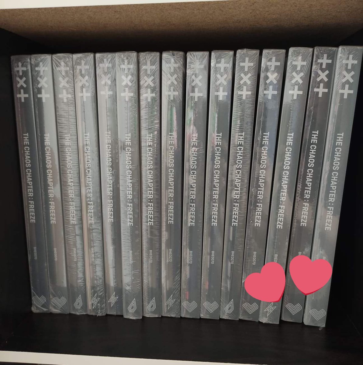 neoscart_'s tweet photo. WTS/LFB ph only 

Sealed TXT Freeze album 
-610 + lsf (random if one or two albums only, can lower if payo)

-1820 per set  + lsf  (can lower if payo)

-Onhand

-Can do sdd within MM only https://t.co/AiqvC6zti2