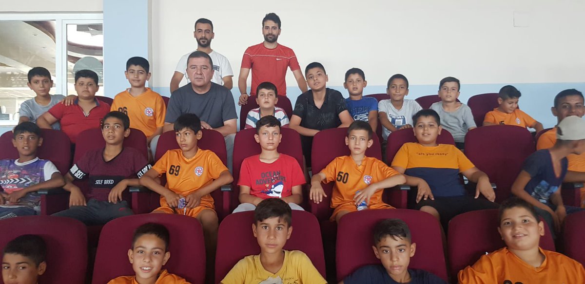 sevket_saruhan's tweet photo. 15 Temmuz Demokrasi Bayramımız anısına düzenlediğimiz;Dart ve Badminton turnuvalarına başladık.@kasapoglu @ihsanselimb @hamzayerlikaya @GSBsporgm @GSB_Sanliurfa https://t.co/AZJGRDsOlM