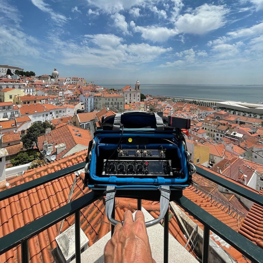 soundtech_nz's tweet image. 😨 Even though #SoundDevices do drop tests, this photo gives me anxiety!

📸  @soundfishsrl

#SoundTechniques #RemoteAudio #MixPre #QuickTip #Sound #ProSound #Denecke #Sanken #Tram #Rycote #Lectrosonics #Nagra #ProTools #locationsound #soundguy #soundman