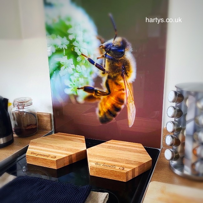 Wooden Things S Tweet We Are Thrilled To Share With You These Bee Utiful Oak And Beech Mixed Wood Boards That We Made Set In This Stunning Bee Themed Kitchen They Look