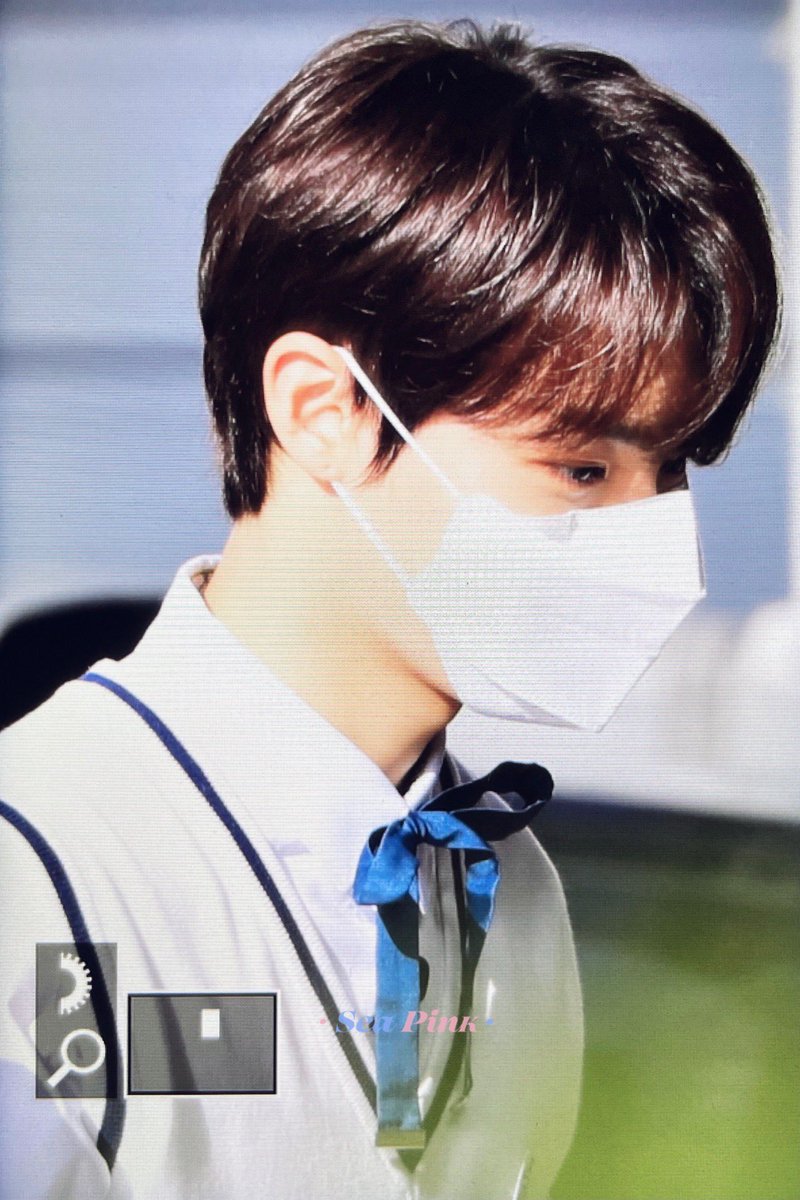 어떡
해!!!!!!
오늘완전 로진이임 단정도련님