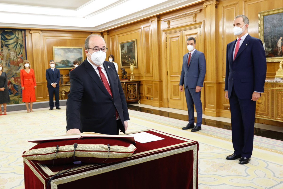 📌Aquest matí, <a href="/miqueliceta/">Miquel Iceta Llorens /🌹🇺🇳</a> ha pres com a nou ministre de Cultura i Esport.

🌹Enhorabona, ministre!

#PSC/❤️