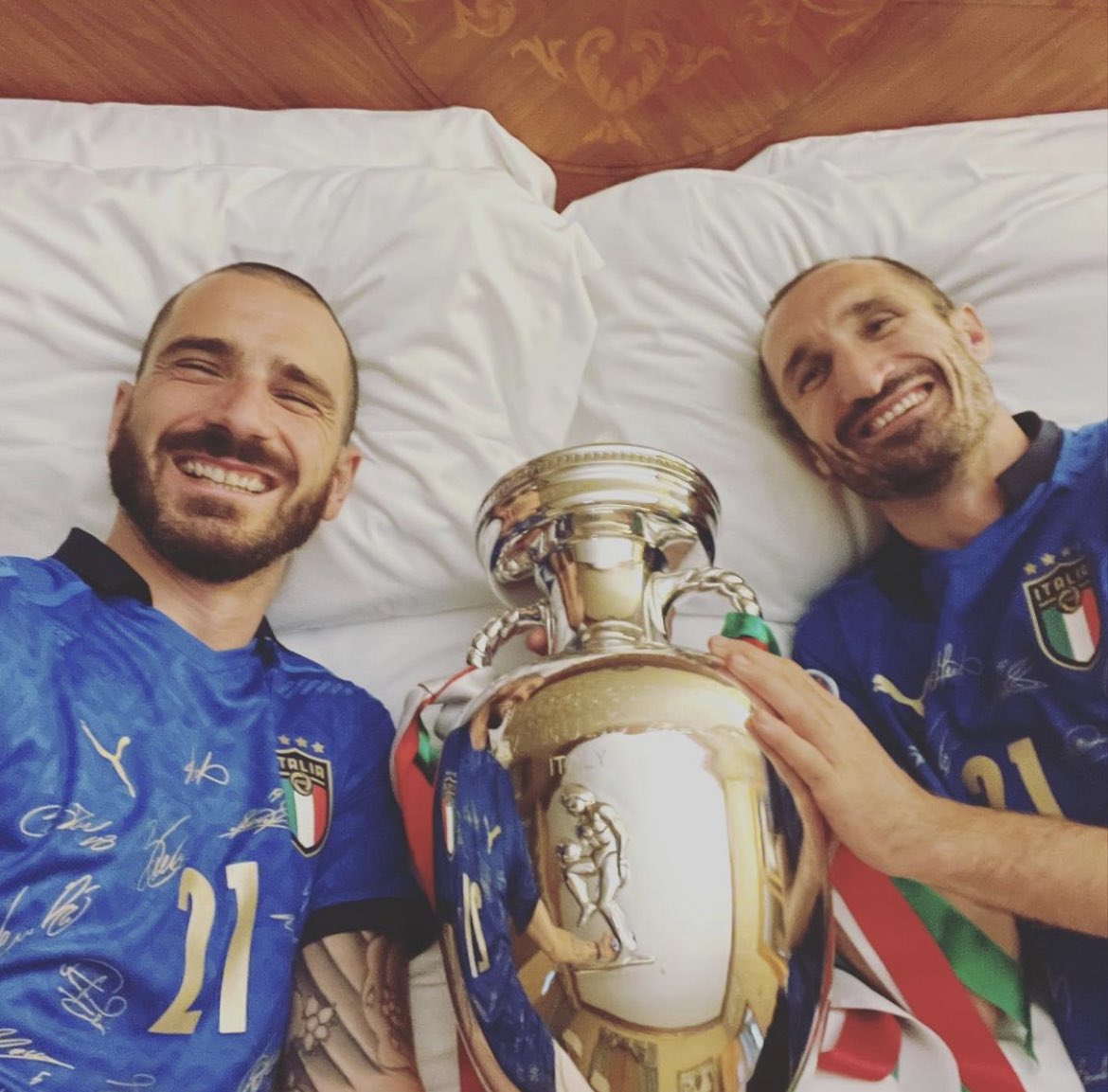 Le trophée est bien gardé. 😁🏆🇮🇹