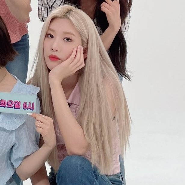 ً (@lqkimlip) on Twitter photo 