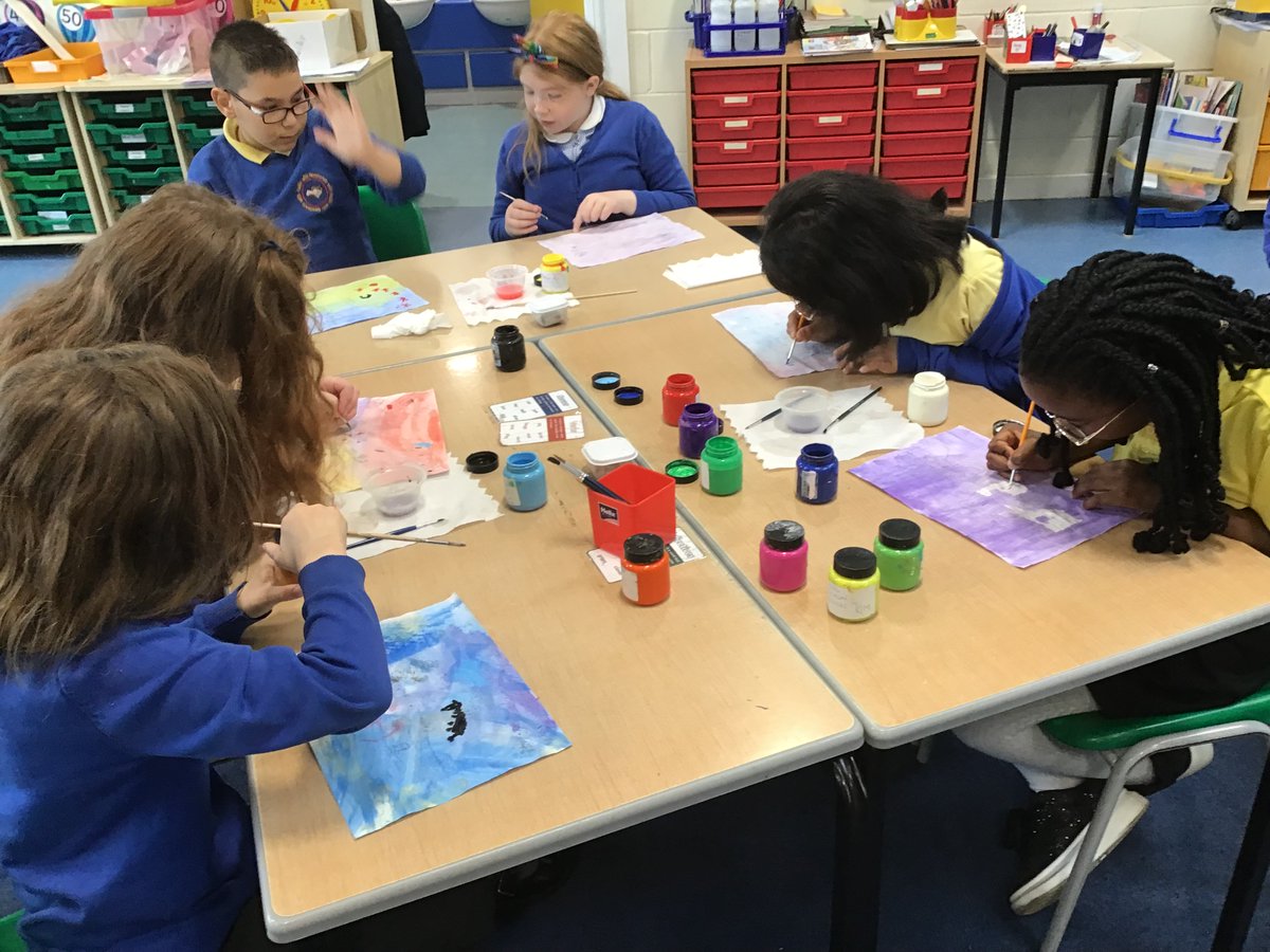 MissSladeY4's tweet photo. Lovely focus for fine painting skills @HollinPrimary https://t.co/WPZUZnTwrt