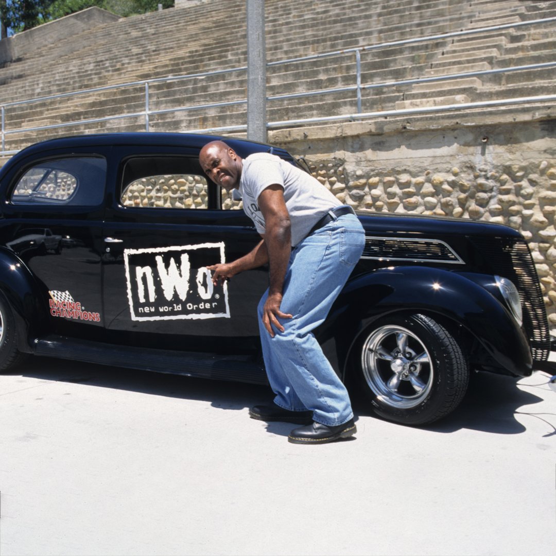 WWEmena's tweet photo. في حال كنت تفكر في تعديل سيارتك أو دراجتك... إليك بعض الأفكار 🚗🏍️
#nWoWeek 🖤🤘 https://t.co/ggI7EUIbhb