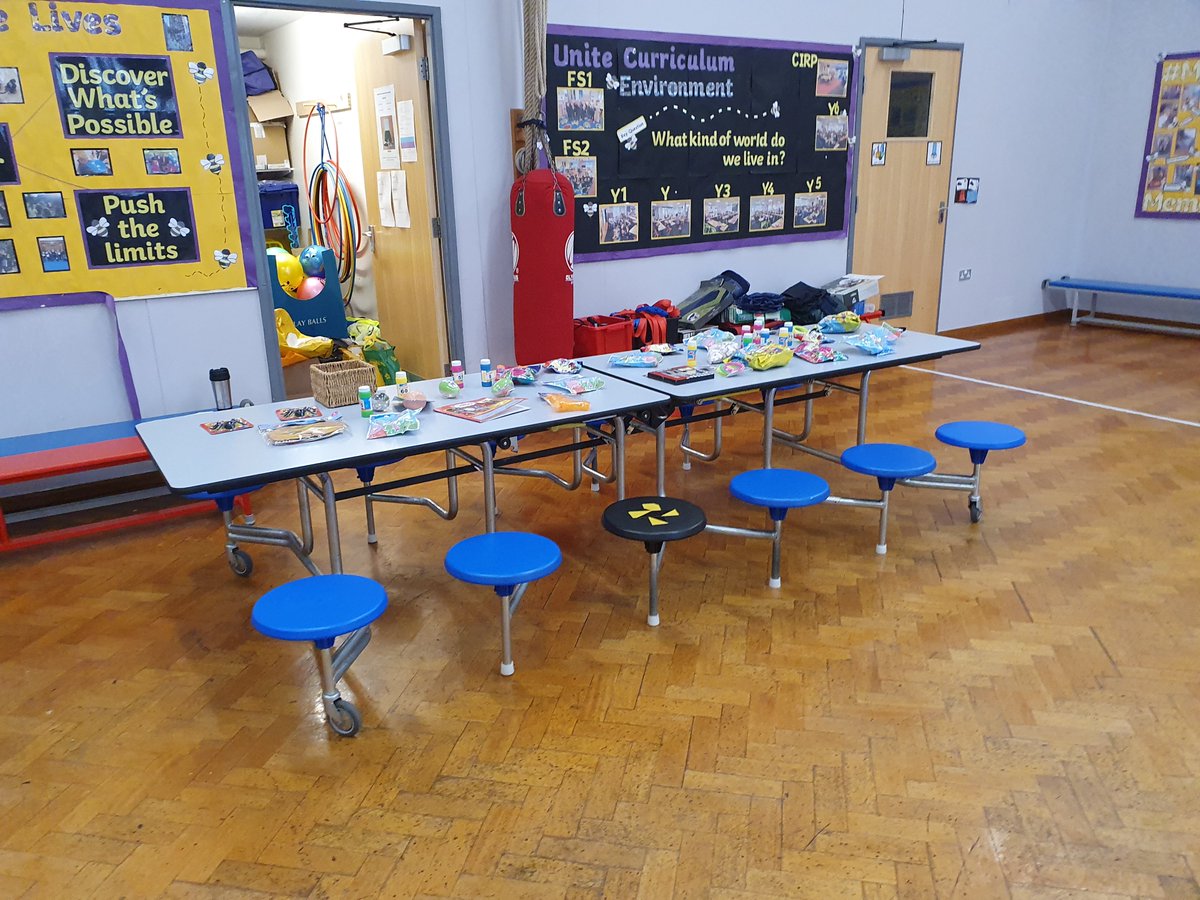 bec1_fisher's tweet photo. Summer Fayre ready! This weather will not dampen our spirits.Lets do this Meadstead 😁 #remarkablelives @MeadsteadHead @ClassMpa @ClassSheff20MPA @ClassLeeds2021 @ClassYorkY4 @MeadsteadC @ClassOxfordY5 @AETAcademies 🐝🐝 https://t.co/hziTB1vPwI