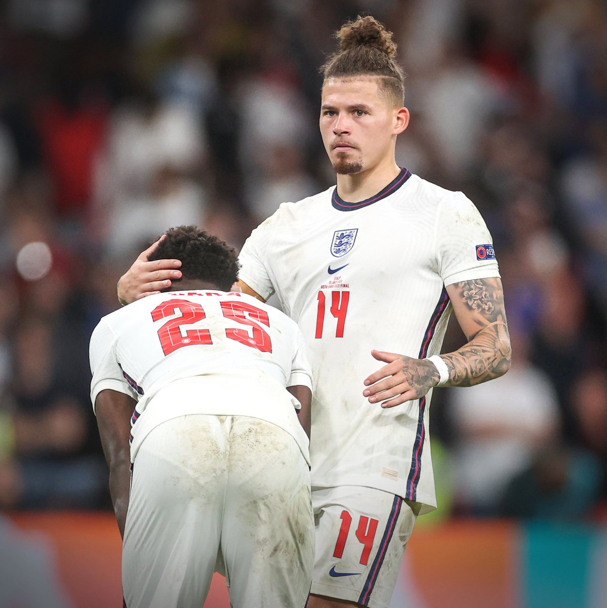 Kalvin Phillips ran 83km at the Euros. His last run in the tournament was through the Italy players and staff as they celebrated to be the first to comfort Bukayo Saka.

What a teammate.