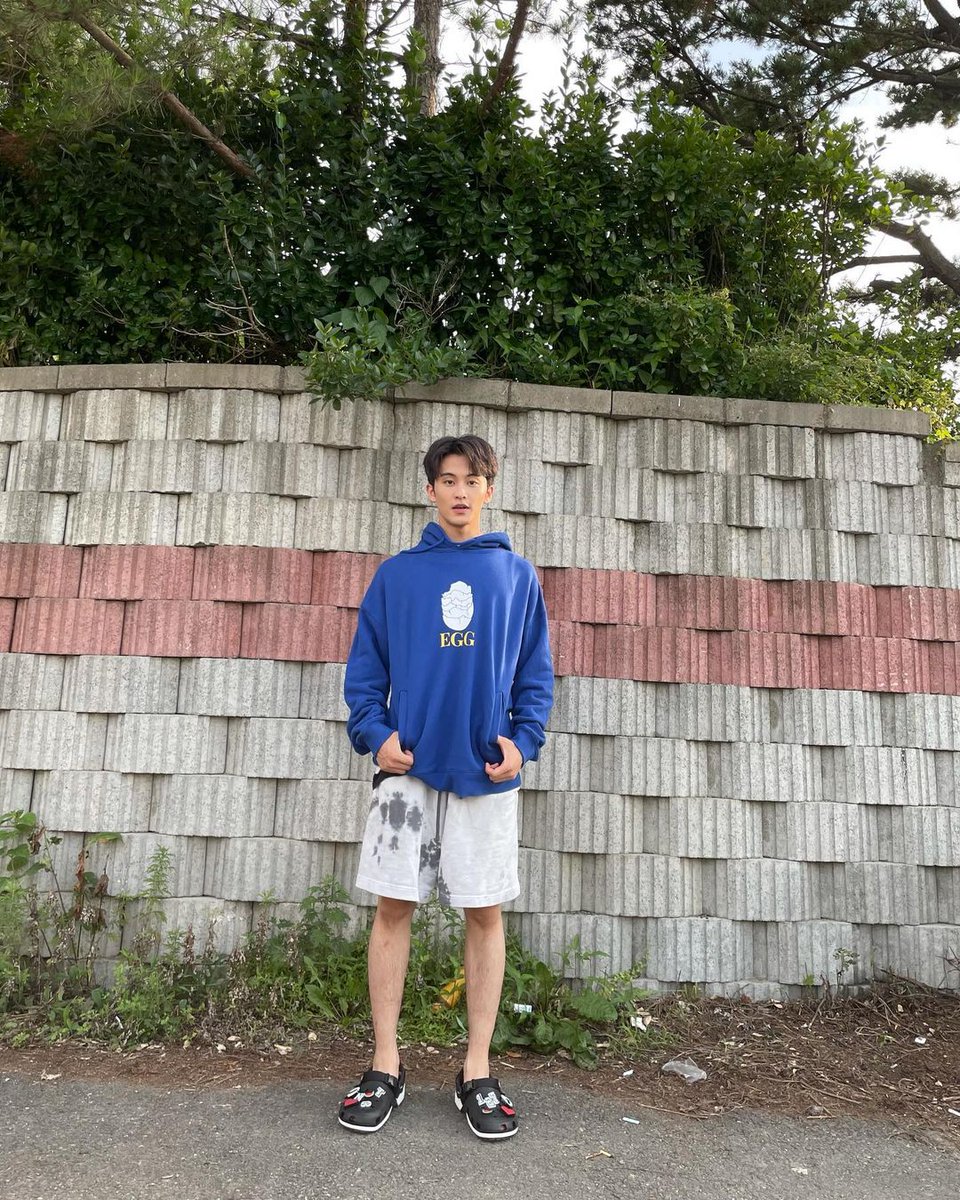NCTsmtown_DE's tweet photo. [Mark]

#MARK's Instagram Update vom 12.07.2021

"Mein Lieblingshoodie jederzeit 🤪 #slowacidxteddyislandnct127 #NCT127 #zerbrechlich"

-L

#NCT #NCTU @NCTsmtown @NCTsmtown_127 #NCTDREAM @NCTsmtown_DREAM #SuperM @superm #Slowacid @slowacid_twt #Teddyisland @teddyisland_twt https://t.co/dmRuv8sIKD