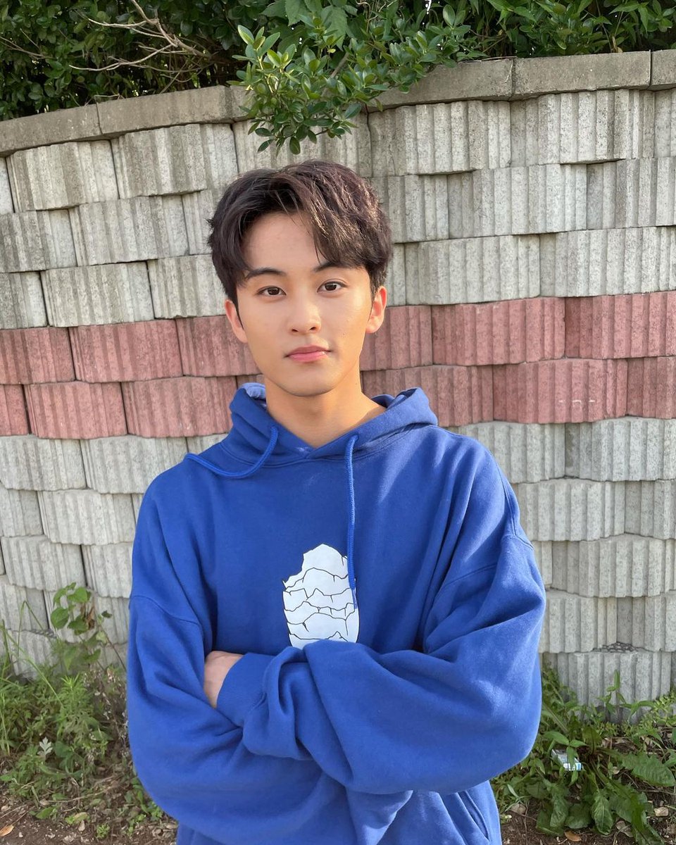 NCTsmtown_DE's tweet photo. [Mark]

#MARK's Instagram Update vom 12.07.2021

"Mein Lieblingshoodie jederzeit 🤪 #slowacidxteddyislandnct127 #NCT127 #zerbrechlich"

-L

#NCT #NCTU @NCTsmtown @NCTsmtown_127 #NCTDREAM @NCTsmtown_DREAM #SuperM @superm #Slowacid @slowacid_twt #Teddyisland @teddyisland_twt https://t.co/dmRuv8sIKD