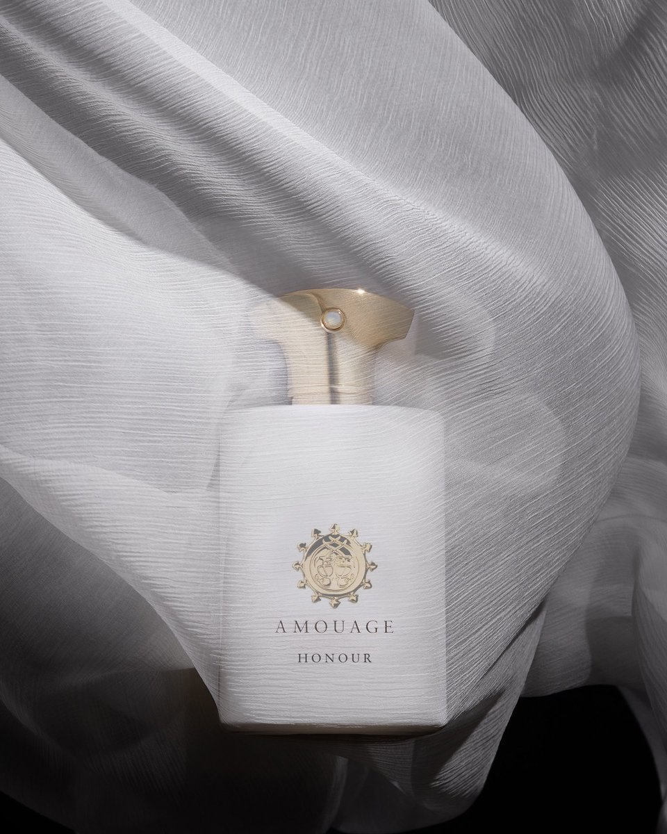 Honour Man is a spicy and woody fragrance invokes memories of the past. A filial elegy to the honour and memory of Madame Butterfly, this is a story of reconciliation.

#Amouage #LuxuryPerfume #AmouageHonour #HonourMan #HonourWoman #Honour