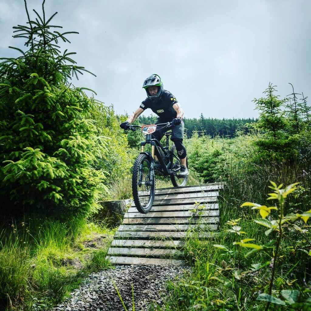 emerald_mtb's tweet image. @stevemaclaois catches up with DJ turned mountain biker @markmccabemtb to talk about riding #mountainbikes, starting a new hobby during Covid and #mtb as inspiration for his music.
Catch the full interview on emerald-mtb.com now

Photo by @indust… instagr.am/p/CROJRYeMOUW/