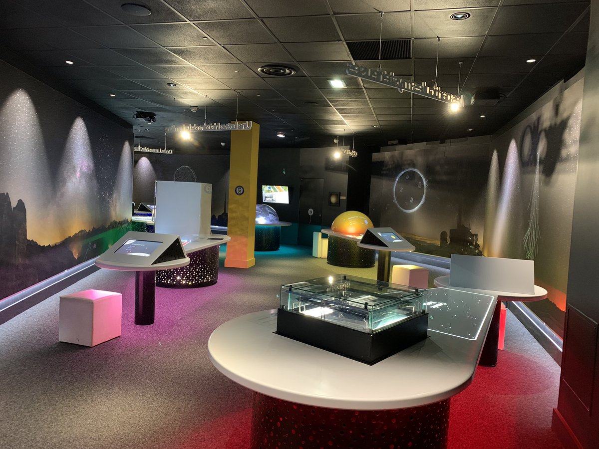 Merci au directeur de l’Observatoire Midi-Pyrénées et à son équipe pour l’accueil et la visite du Pic du Midi : une formidable infrastructure scientifique pour la recherche astronomique dont bénéficient les élèves et les enseignants de l’académie de Toulouse.