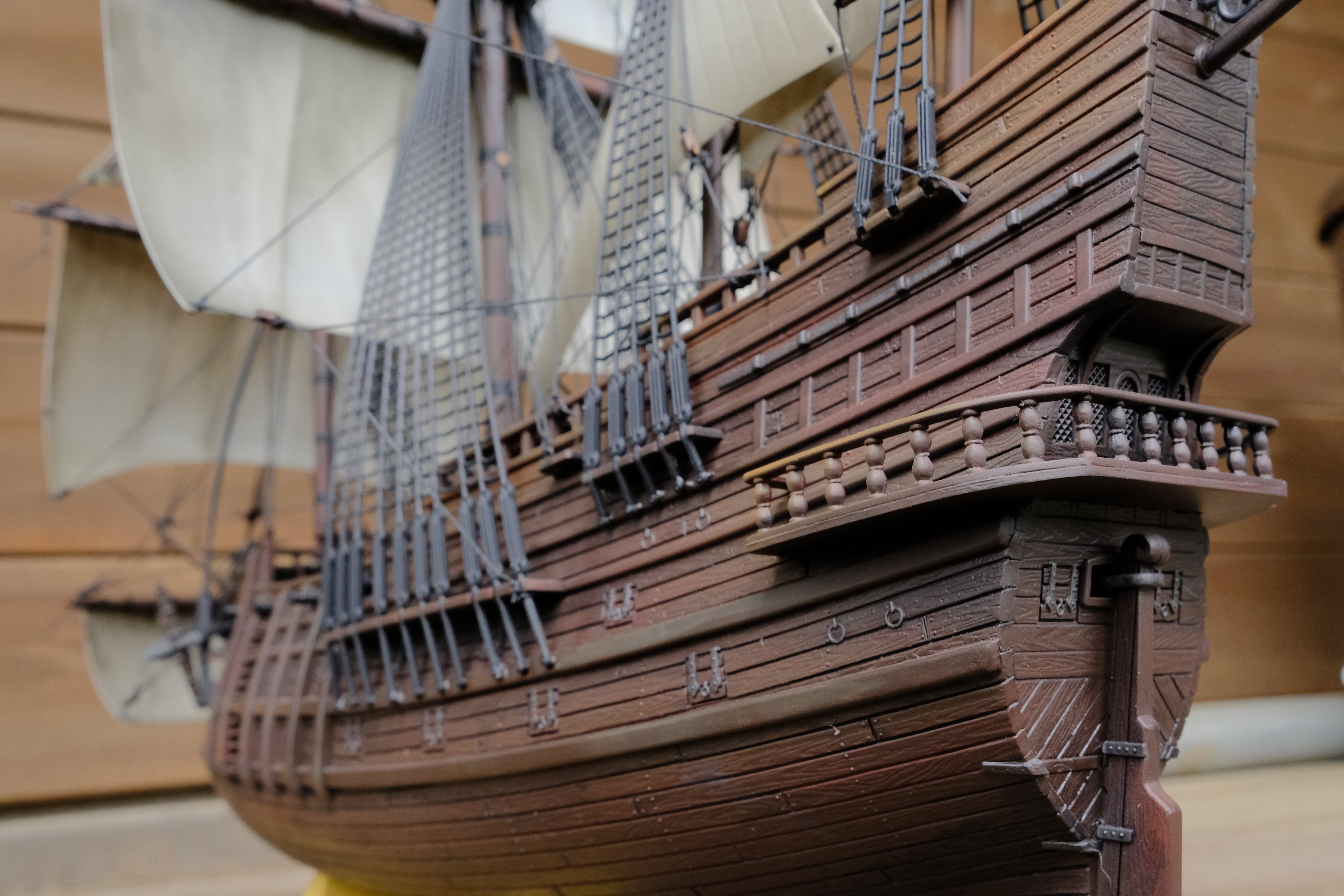 1/100　 アオシマ　海賊船 at_01_l.jpg