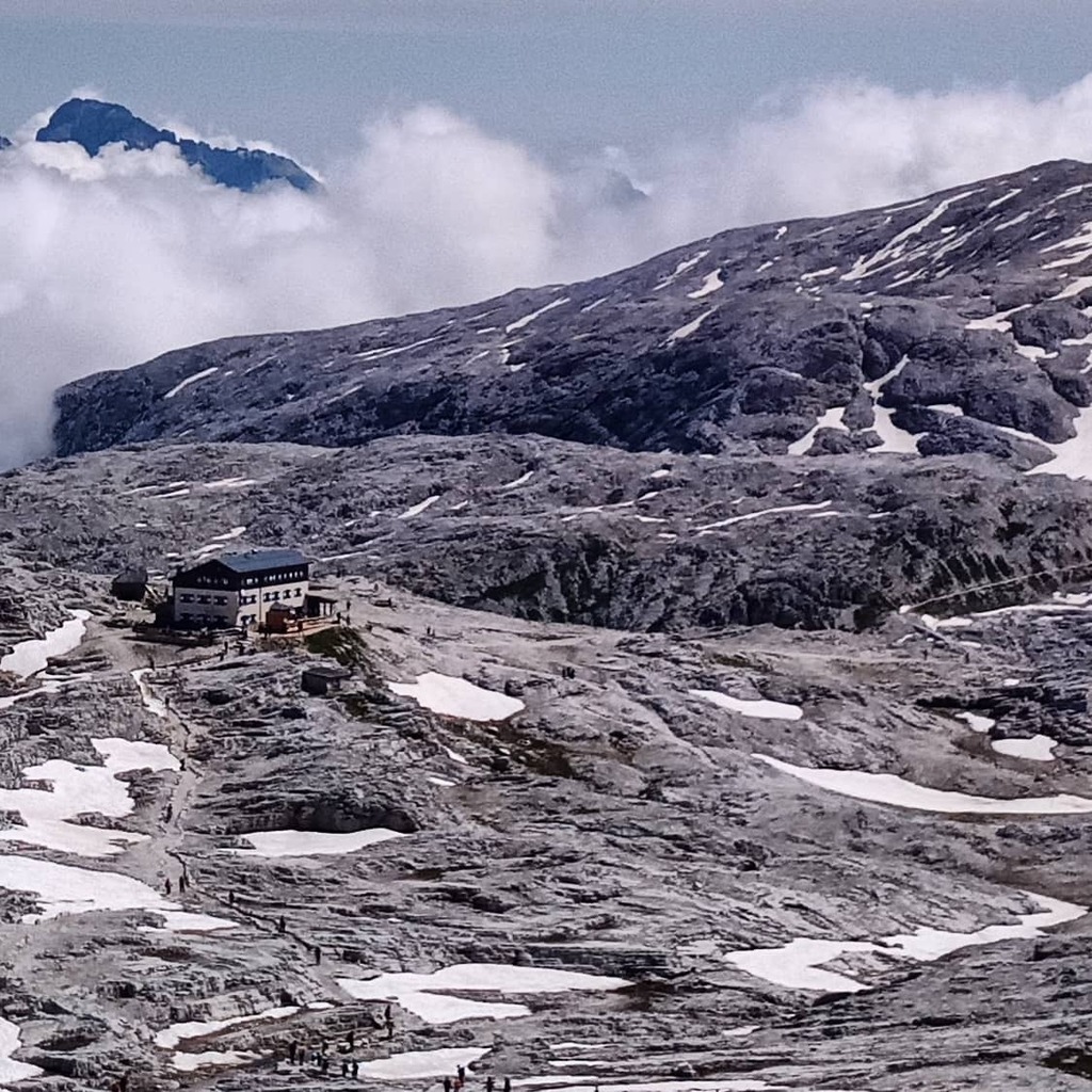 iogenovese's tweet photo. Oggi rifugio rosetta e ghiacciaio Frusenda sulle pale di San Martino
#trekking #sanmartino #dolomiti #palesanmartino https://t.co/vrXcl3d0aM https://t.co/TBI10P5Tvd