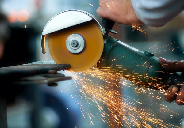 UK #SafetyAlert issued for angle grinder chainsaw disc attachment. Read more here: ow.ly/105o50Fq6Xz

#BarbourNews #BarbourBlog #UKSafetyAlert #HealthandSafety