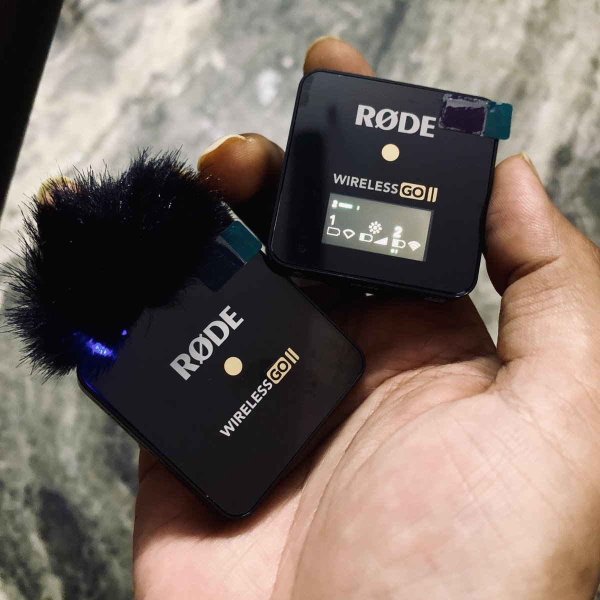 RivuSourav's tweet photo. Today i was testing my new RØDE Wireless Go 2 by @rodemics  .. outside in the busy streets in India  and i am just so impressed with its performance, its the best wireless system for #contentcreators  like us 🤘 ..

 #rodewirelessgo2 #YouTuber https://t.co/5zzFIwDV0o