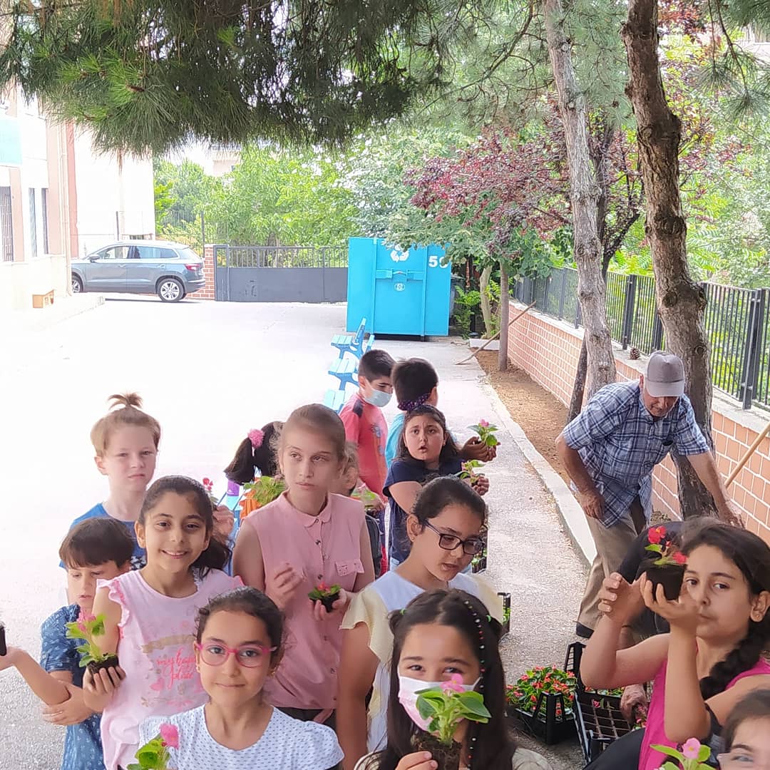 SeyitPendik's tweet photo. "Telafide ben de varım " pandemi sürecinden sonra çocuklarımızın katıldığı etkinlikler büyük bir hızla devam ediyor. #telafidebendevarım #istanbulmeb #metinyahsi #memleventyazici #pendikMEM https://t.co/264SXPEAQI