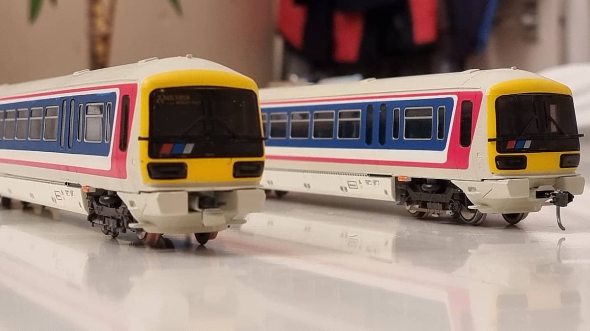 PdannyH's tweet image. #WhatsOnTheWorkbench - and in other news... progressong on #Class465. Repainted driving vehicles to match trailers is almost done. Removed destination decals from glazing &amp;amp; used the stickers provided behind the glass + filled chassis skirting ends #TMRGUK #VariousMultipleUnits