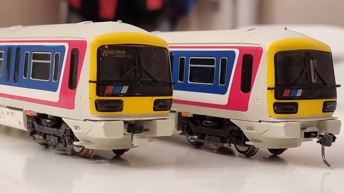 PdannyH's tweet image. #WhatsOnTheWorkbench - and in other news... progressong on #Class465. Repainted driving vehicles to match trailers is almost done. Removed destination decals from glazing &amp;amp; used the stickers provided behind the glass + filled chassis skirting ends #TMRGUK #VariousMultipleUnits