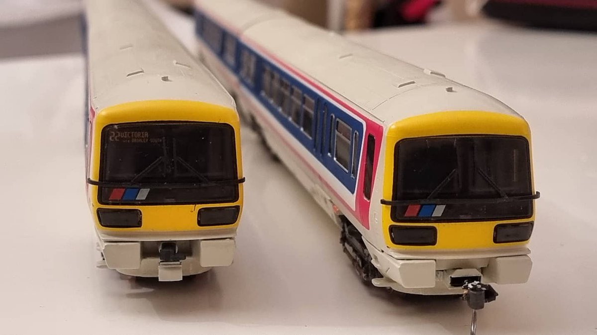 PdannyH's tweet image. #WhatsOnTheWorkbench - and in other news... progressong on #Class465. Repainted driving vehicles to match trailers is almost done. Removed destination decals from glazing &amp;amp; used the stickers provided behind the glass + filled chassis skirting ends #TMRGUK #VariousMultipleUnits