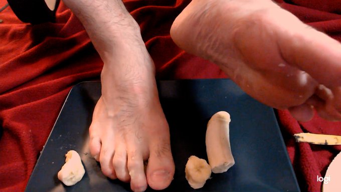 TIME TO EAT !!!!!!!!! #feetfood  #slavebreakfast https://t.co/IUdZnMoAsE<a href="/tag/feetfood"class="tags">#feetfood</a><a href="/tag/slavebreakfast"class="tags">#slavebreakfast</a>