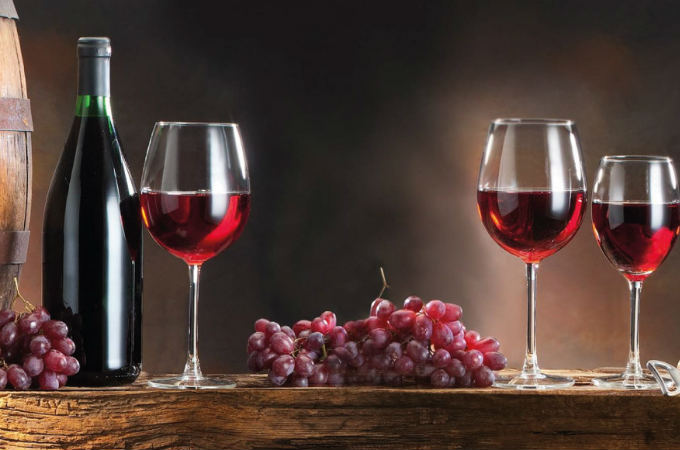 EticoSpa's tweet photo. I colori,gli odori e i sapori della #Puglia sono unici e inconfondibili.Tra i vari prodotti della nostra regione c’è il #vino del tavoliere, dal sapore autentico. #PrestitoEtico è da sempre dalla parte delle eccellenze pugliesi e Vi augura buon pranzo con un buon calice di vino🍷 https://t.co/A52eUytiyt