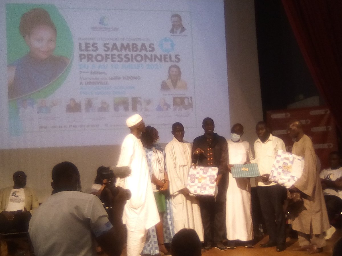 ManombaMaelle's tweet photo. Le Dr Massamba Guéye  chercheur, écrivain, conteur, poète et critique littéraire, manager et fondateur  de Kër Leyti la Maison de l'Oralité et du Patrimoine a retrouvé une partie de sa famille, c'est l'esprit SAMBA. Bravo au Sambas Professionnels https://t.co/sgfG5mPmLd