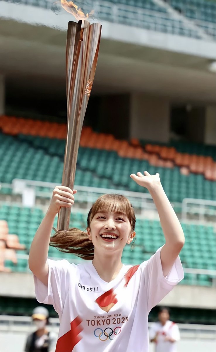 taemcz's tweet photo. なんにも意識しないで夏菜子ちゃんのお誕生日おめでとうストーリーを���ンスタにあげたら、
奇跡的に7時12分に投稿してた🤭❤️‍🔥

夏菜子ちゃんお誕生日おめでとうꪔ̤̮❤︎ https://t.co/z26pZKiGYw