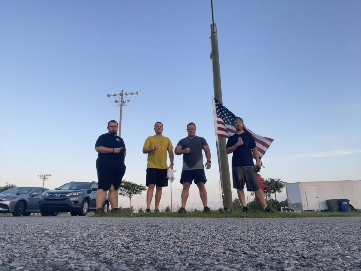 Real_Ltrain1007's tweet image. A pax of four starting the Monday right at #TheCollardPatch. @f3enc