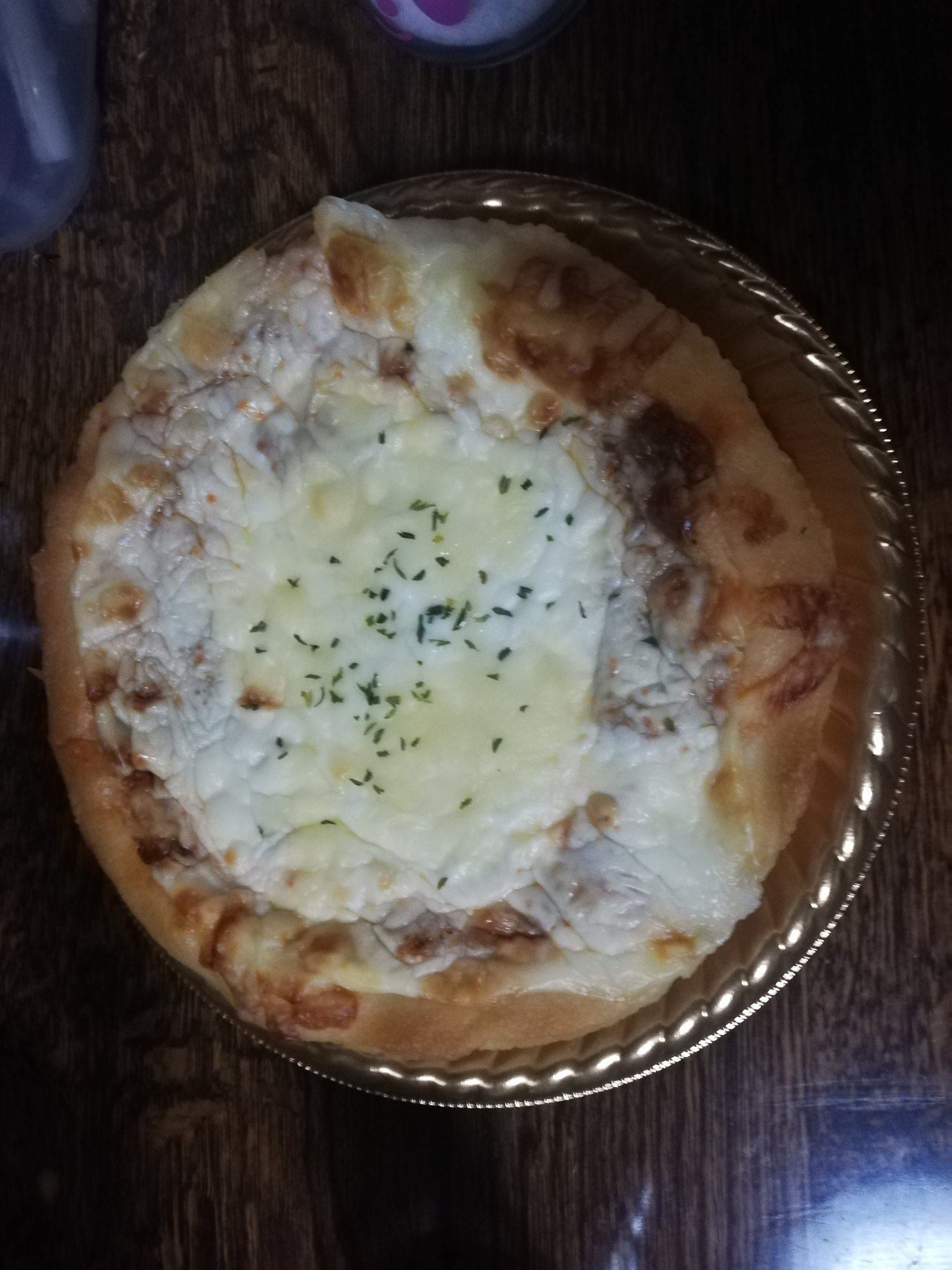 Shohei K 昨日 近所のスーパーで買ったシカゴ風ピザを今日 食べました 本場はもちろん 他のピザとは違って パイやタルトみたいな感じでした その分 チーズ等が多くてとても美味しかったですね シカゴピザ シカゴ風ピザ ピザ Pizza T