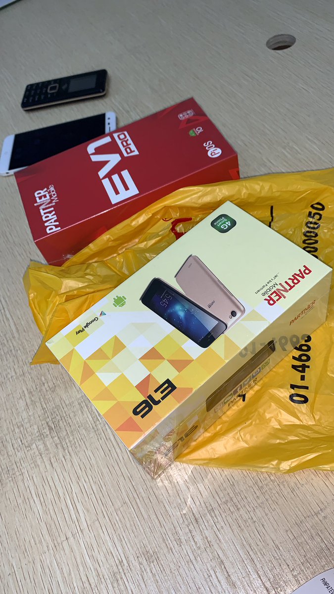 whema's tweet image. This attendant saying Erica fans are trying 🙌🏽🙌🏽🙌🏽