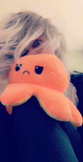 2 pic. When gaming vs. when no gaming https://t.co/FiOUL6O58Q